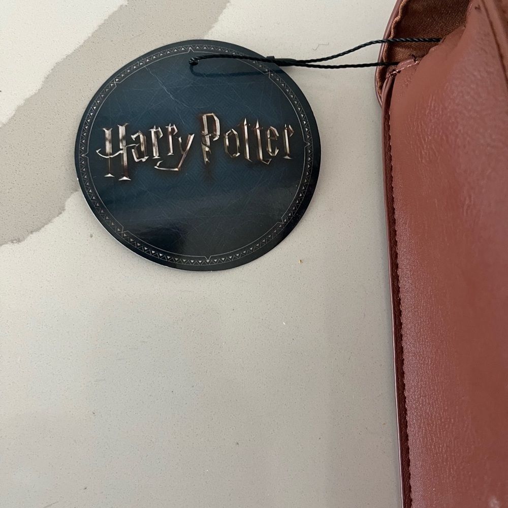 Primark Harry Potter
Satchel/Messenger Bag NWT - Picture 4 of 10